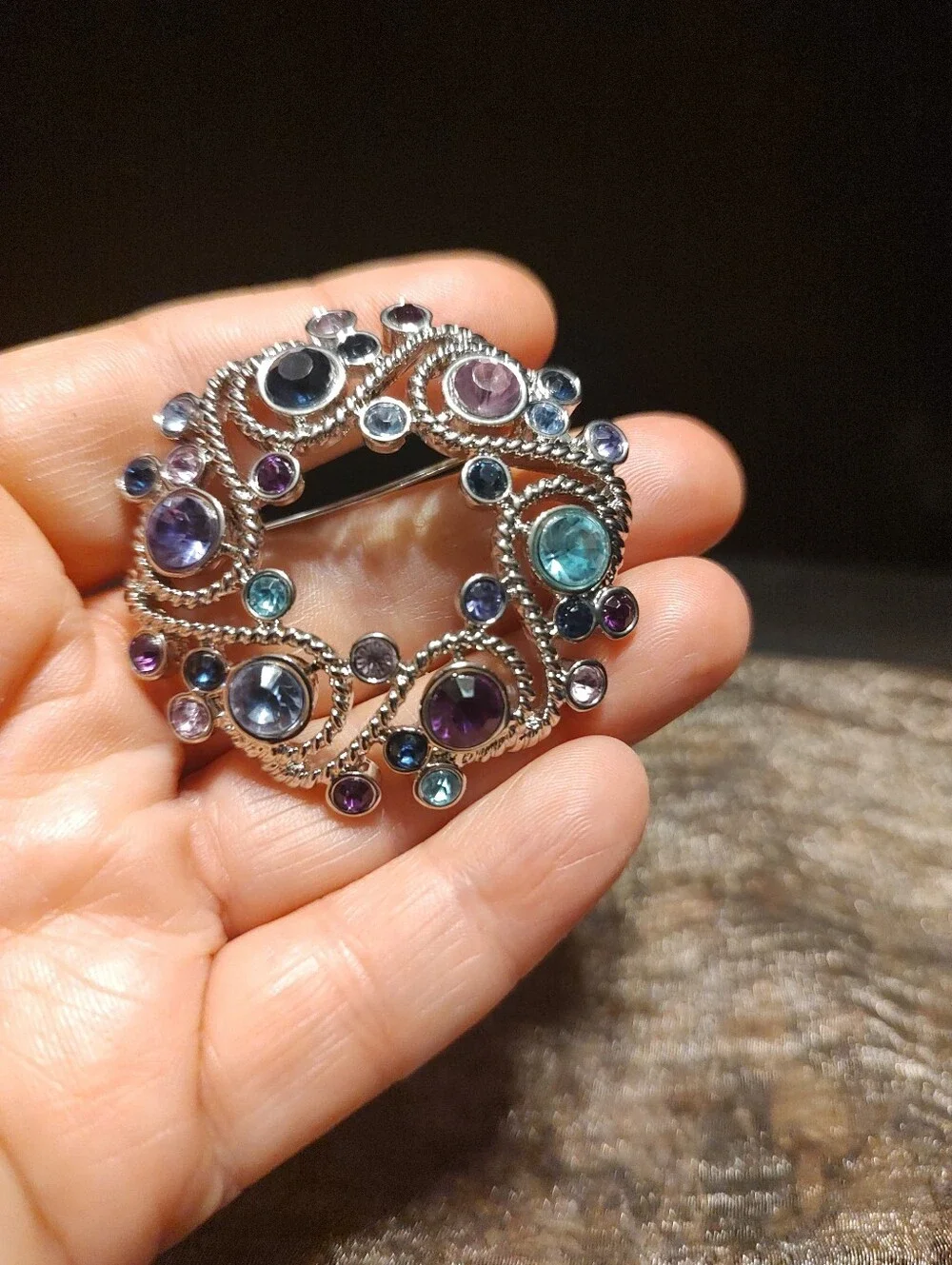🪻🩵🌷Precious Napier Pink Purple & Aqua Marine Blue Roped Scroll Wreath Brooch